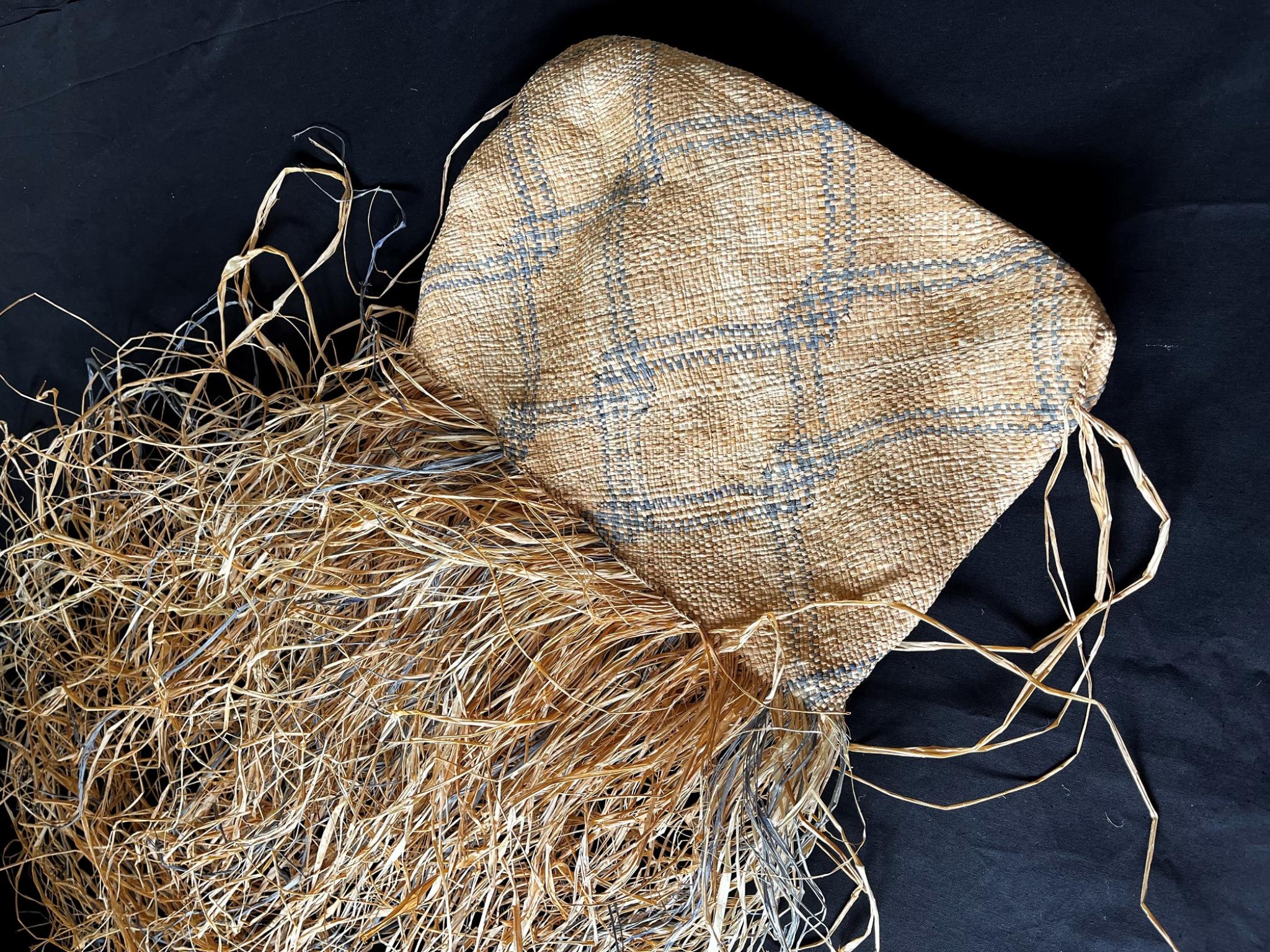 Manus basket making (Photo Supplied: Nayahamui Rooney)