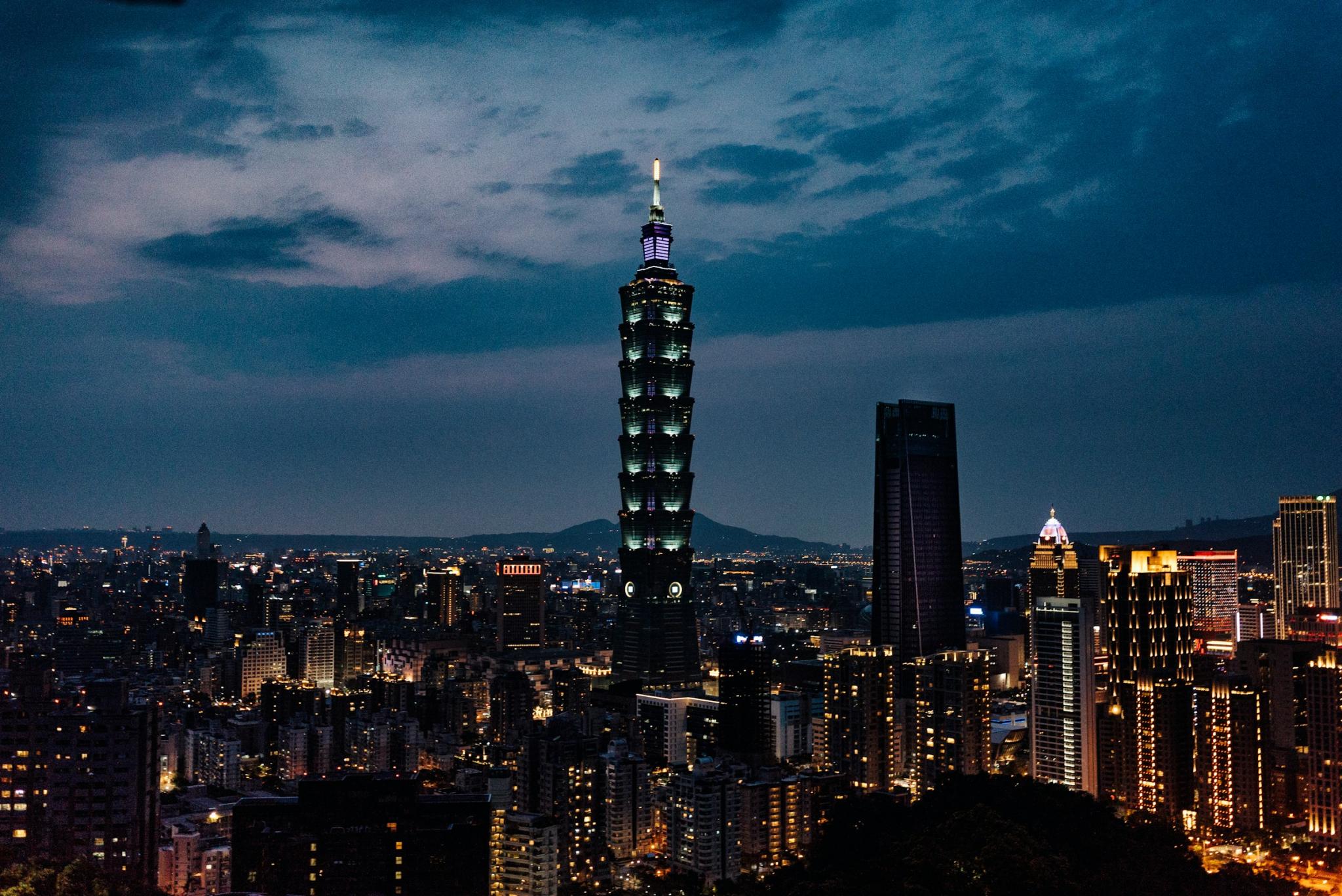 Photo by Paweldotio on unsplash