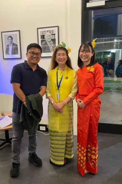 Yuri Takahashi (centre) and Kaede (right)